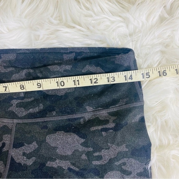 Fabletics Camo Leggings Size:Small - Picture 6 of 6